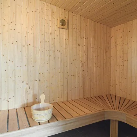 Three-bedroom In Holiday home