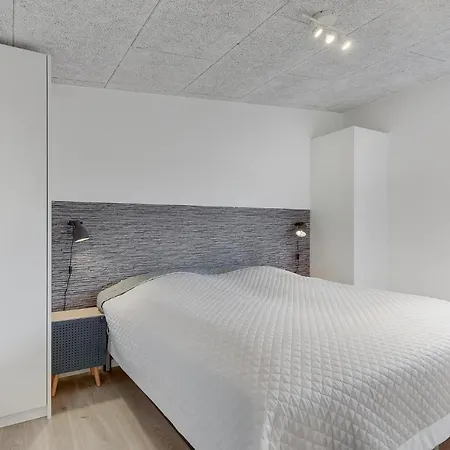 Three-bedroom In Holiday home *