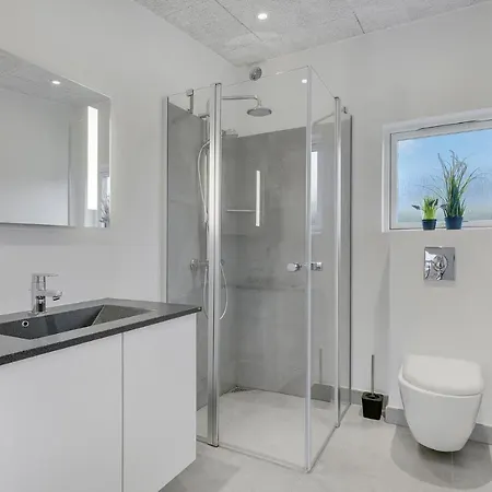 Ferienhaus Three-bedroom In Sjolund