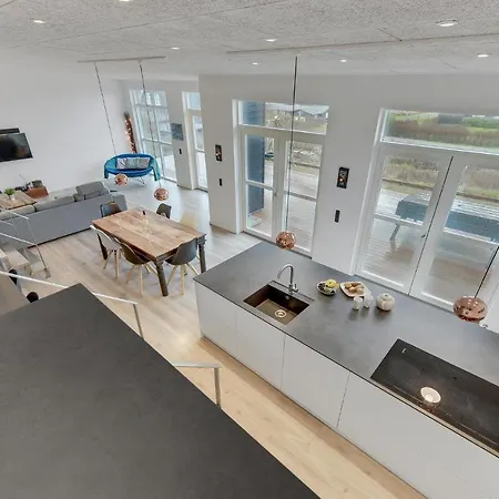 Three-bedroom In Ferienhaus Sjolund