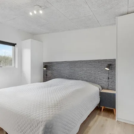 Three-bedroom In Ferienhaus